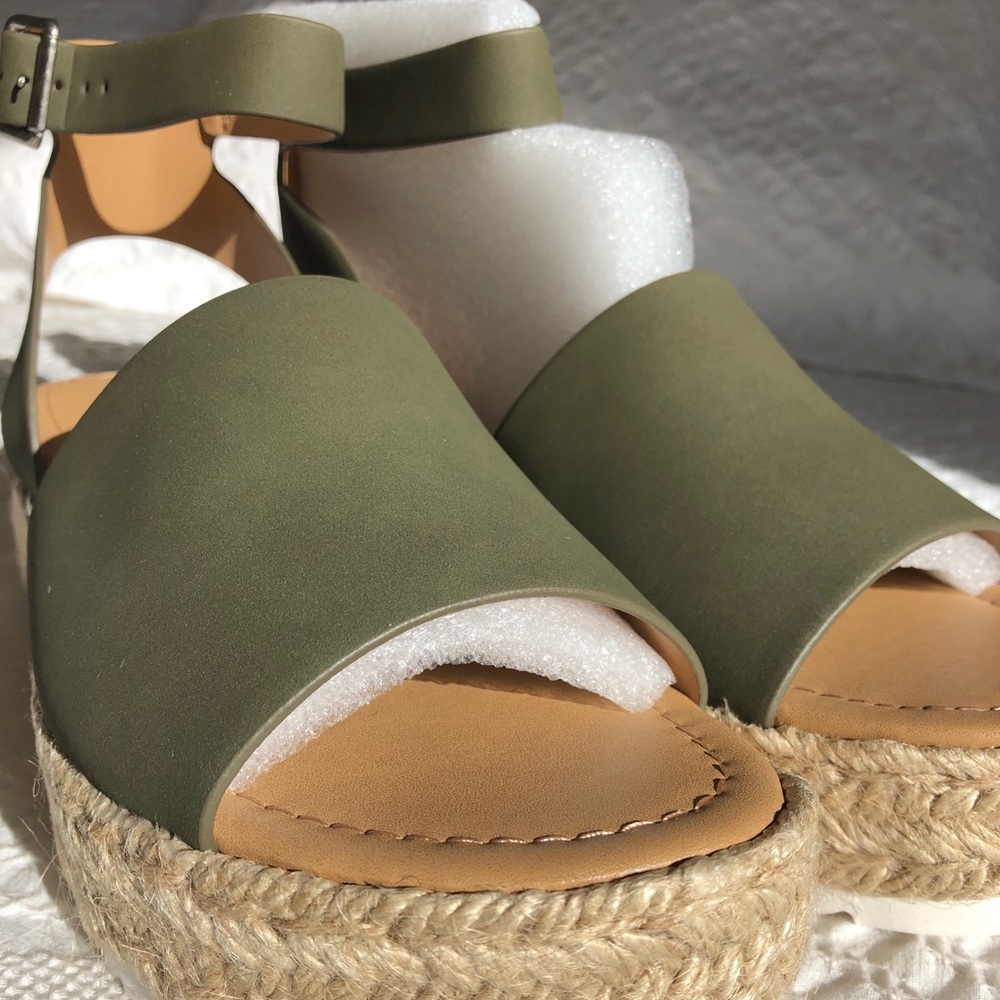Soda Sandals!